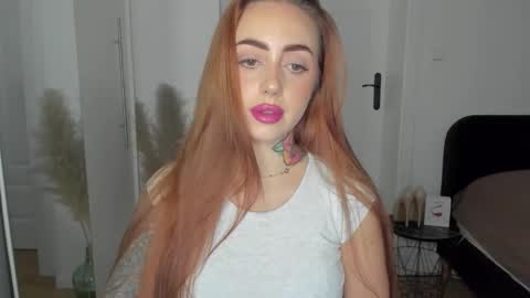 Snapshot of sexy_coralie chatting on December 2025 02:26:01 PM C o r a l i e online show from December 2025 02:26:01 PM