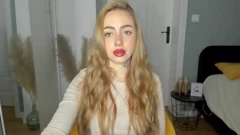 Snapshot of sexy_coralie chatting on May 2026 06:52:01 AM C o r a l i e online show from May 2026 06:52:01 AM