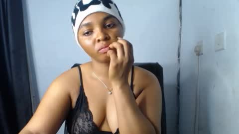 Snapshot of sexy_ebonygirl_ chatting on February 2026 08:32:01 AM Clara online show from February 2026 08:32:01 AM