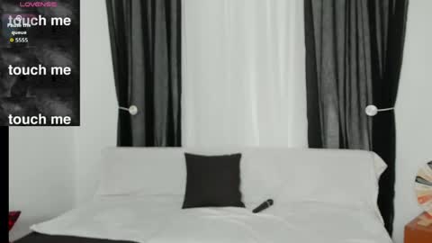 Snapshot of sexy_emeli chatting on April 2026 10:11:02 PM MY ONLYFANS page is back - online show from April 2026 10:11:02 PM