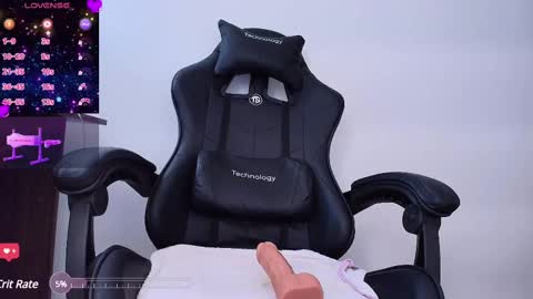 laura  online show from February 2025 05:18:02 PM