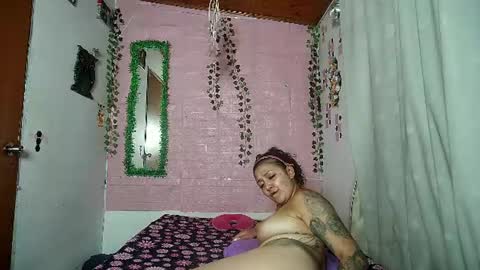 Snapshot of sexy_lolas chatting on June 2026 01:27:01 AM sexy lolas online show from June 2026 01:27:01 AM