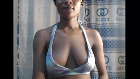 Snapshot of sexy_mariax chatting on December 2024 12:26:02 AM Debby online show from December 2024 12:26:02 AM