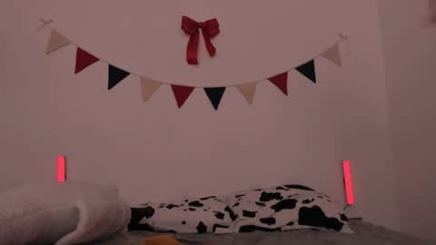 Ellie Mia online show from January 2025 07:53:02 PM