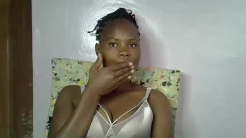 Snapshot of sexy_molyne chatting on February 2026 02:32:02 PM Molyne online show from February 2026 02:32:02 PM