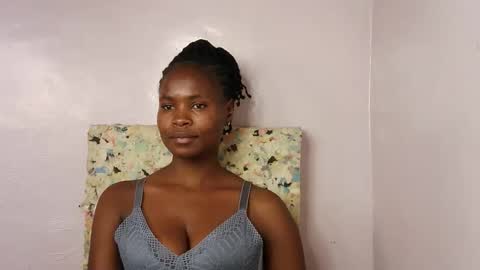 Snapshot of sexy_molyne chatting on February 2026 01:58:02 AM Molyne online show from February 2026 01:58:02 AM