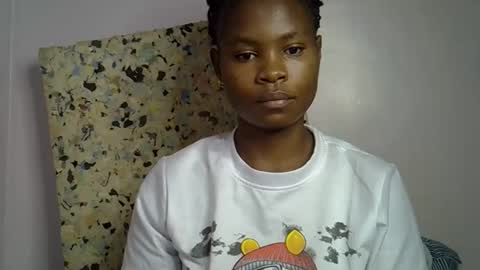 Snapshot of sexy_molyne chatting on February 2026 02:07:02 PM Molyne online show from February 2026 02:07:02 PM