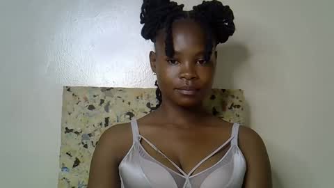 Snapshot of sexy_molyne chatting on March 2026 10:46:02 PM Molyne online show from March 2026 10:46:02 PM