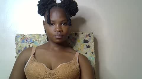 Molyne online show from March 2026 01:32:02 AM