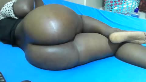 Snapshot of sexy_quincy1 chatting on December 2024 04:14:02 PM Sexy Quincy online show from December 2024 04:14:02 PM