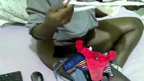 Snapshot of sexy_quincy1 chatting on January 2025 10:37:01 PM Sexy Quincy online show from January 2025 10:37:01 PM