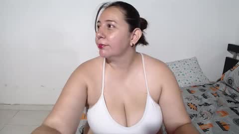 janel online show from November 2025 09:47:01 PM