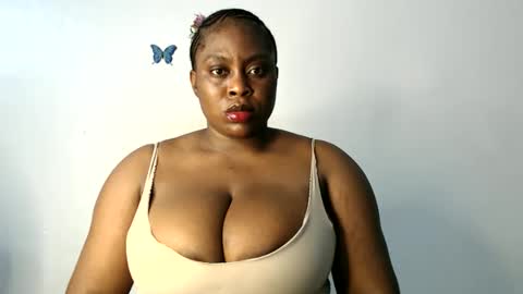 Luna online show from February 2026 07:10:01 PM