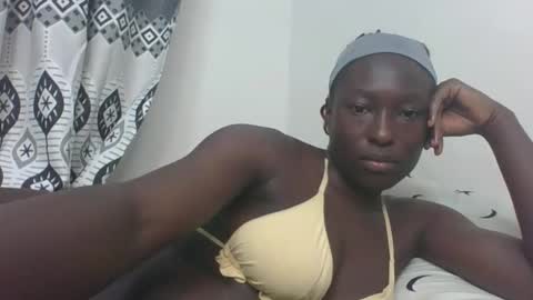 Im Zola online show from April 2026 06:47:02 PM
