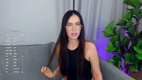 Snapshot of sexyangeloux chatting on September 2025 10:10:02 PM Lou online show from September 2025 10:10:02 PM