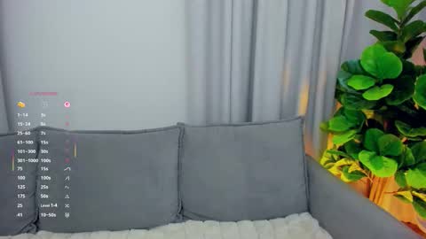 Snapshot of sexyangeloux chatting on November 2025 09:06:02 PM Lou online show from November 2025 09:06:02 PM