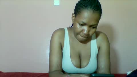 Snapshot of sexyapple2002 chatting on November 2025 12:05:01 PM sexyapple2002 online show from November 2025 12:05:01 PM