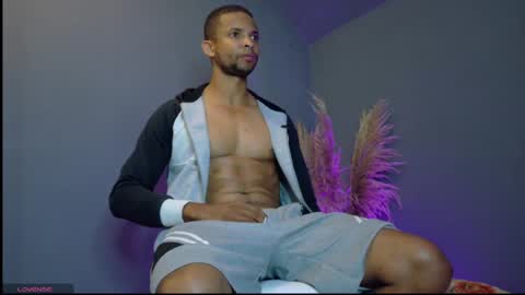 Snapshot of sexyblack1993 chatting on February 2025 09:57:02 AM sexyblack online show from February 2025 09:57:02 AM