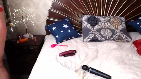 Snapshot of sexyblondebush chatting on February 2025 08:07:01 AM Lana online show from February 2025 08:07:01 AM