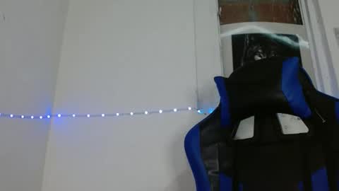 Iker online show from November 2025 10:52:01 PM