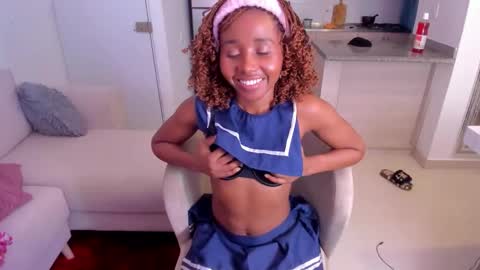 sofia online show from October 2025 02:06:01 AM