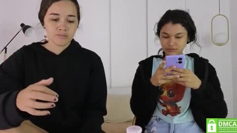 chanell and yina online show from October 2025 01:09:01 PM