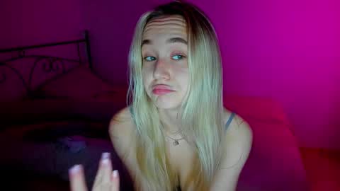 Sophia online show from December 2024 07:32:02 PM