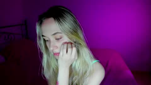 Sophia online show from February 2025 09:32:02 AM