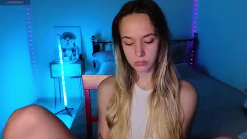 Sophia online show from September 2025 08:14:02 AM