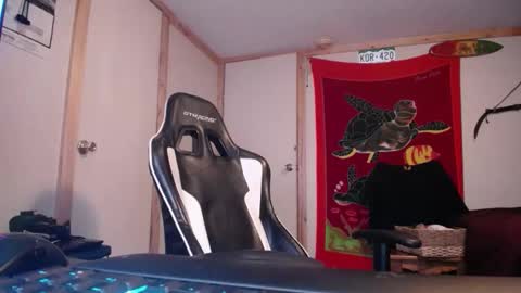 Austin and Megan online show from December 2025 06:18:01 AM