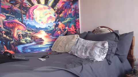 Mike online show from September 2025 09:37:01 PM