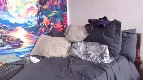 Mike online show from September 2025 07:47:01 PM