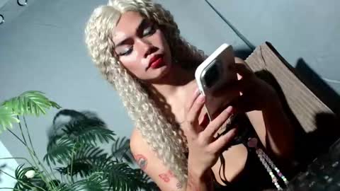 sexyhotbabe18 online show from March 2026 07:10:01 PM