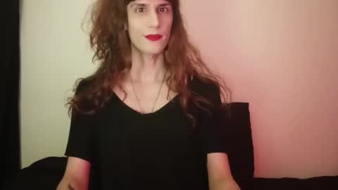 elsathedarlin online show from October 2025 12:20:02 AM