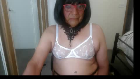 Luna online show from November 2025 06:49:01 AM