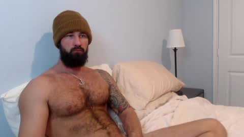 Snapshot of sexymanmk26 chatting on January 2025 01:52:02 PM lets go private im ready to play pvt cum online show from January 2025 01:52:02 PM