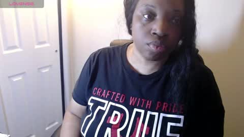 Snapshot of sexymona1218 chatting on February 2026 04:12:02 AM SexyMona online show from February 2026 04:12:02 AM