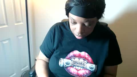 Snapshot of sexymona1218 chatting on February 2026 09:43:02 AM SexyMona online show from February 2026 09:43:02 AM