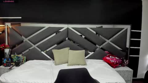 N A F online show from September 2025 07:15:02 PM