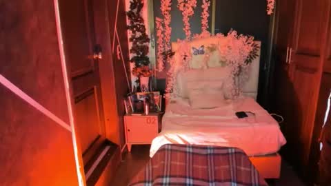 N A F online show from October 2025 07:26:01 PM