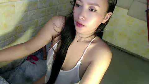 Snapshot of sexypinaymiya chatting on December 2024 08:41:02 AM Miyah online show from December 2024 08:41:02 AM