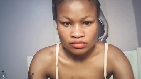 queenivy online show from December 2025 10:02:02 AM