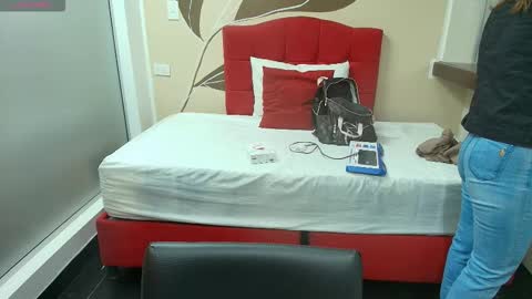 R A C H E L online show from September 2025 11:43:01 AM