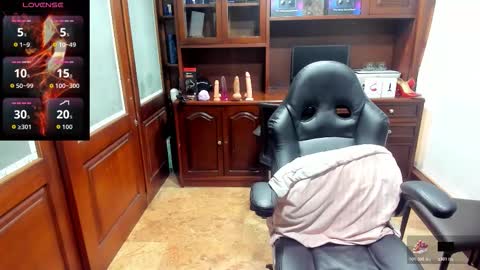 R A C H E L online show from November 2025 12:15:02 PM