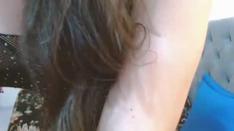 Snapshot of sexysafiravenus chatting on August 2026 05:45:01 PM Venus Independent Model online show from August 2026 05:45:01 PM