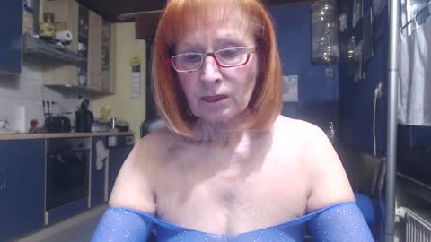 Snapshot of sexysilvie3112 chatting on December 2024 03:13:01 PM Silvie online show from December 2024 03:13:01 PM