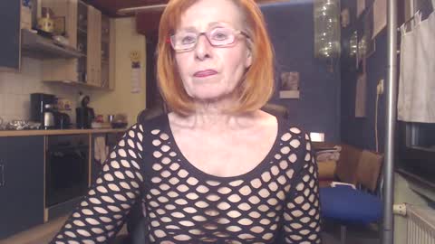 Snapshot of sexysilvie3112 chatting on January 2025 02:41:02 PM Silvie online show from January 2025 02:41:02 PM