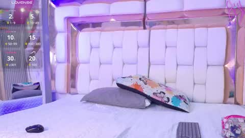 Snapshot of sexysister_ chatting on March 2026 12:11:01 PM Kendall online show from March 2026 12:11:01 PM