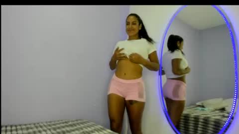 Snapshot of sexyskin8_xxx chatting on July 2026 08:13:01 PM sexyskin8_xxx online show from July 2026 08:13:01 PM