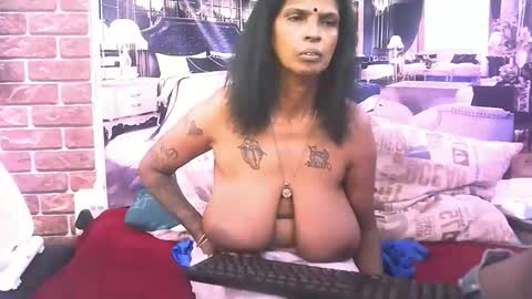 sexyva4u2luv online show from December 2025 08:52:01 AM